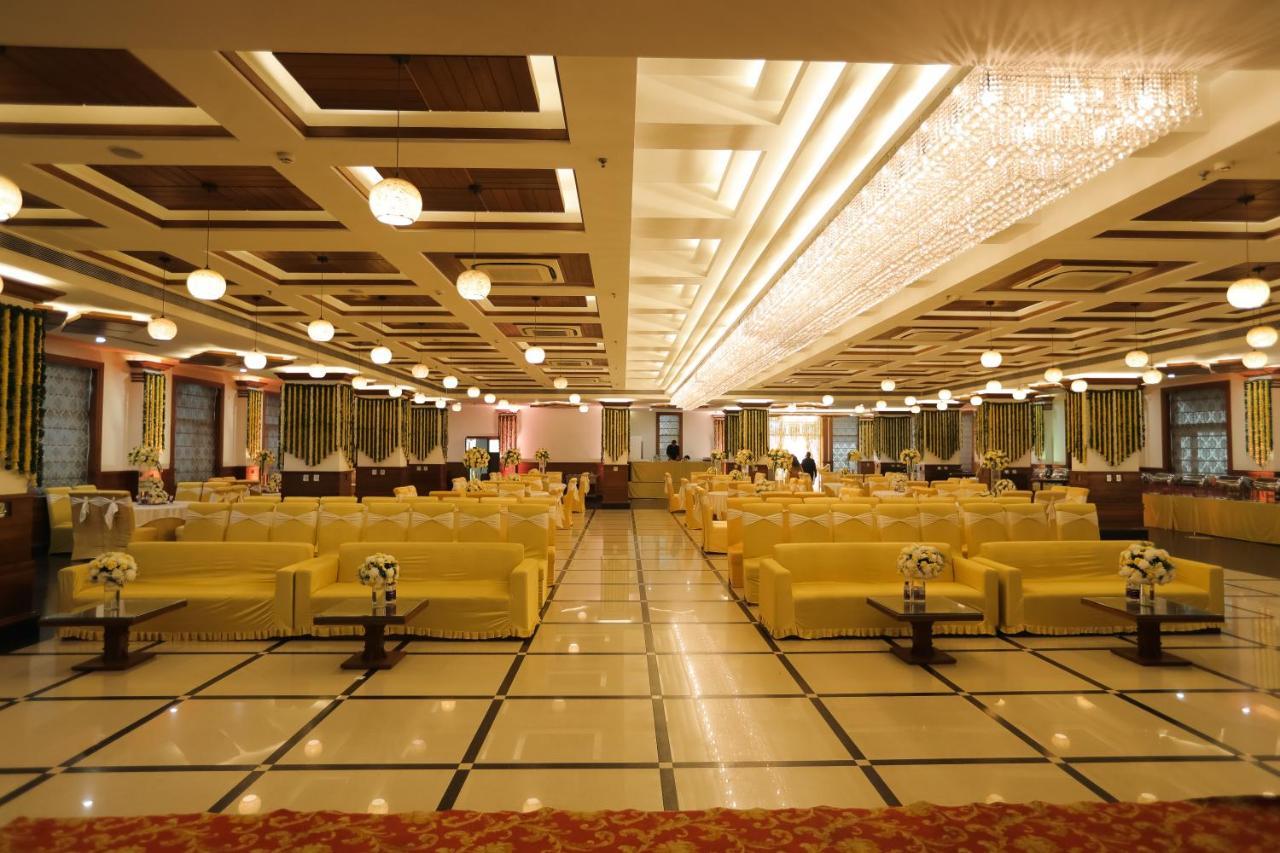 Hotel Saffron Leaf Dehradun Dış mekan fotoğraf