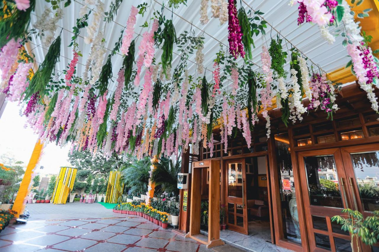 Hotel Saffron Leaf Dehradun Dış mekan fotoğraf