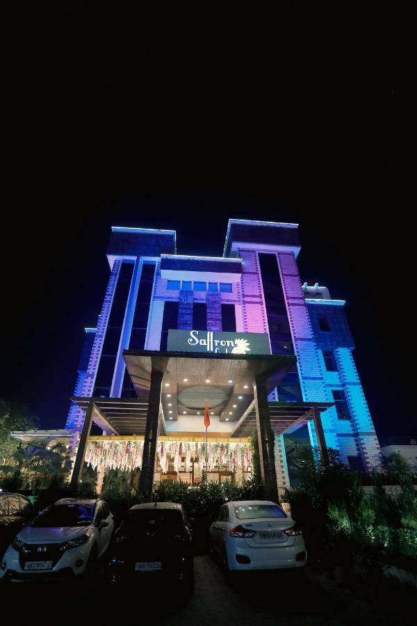 Hotel Saffron Leaf Dehradun Dış mekan fotoğraf