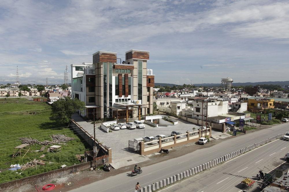 Hotel Saffron Leaf Dehradun Dış mekan fotoğraf