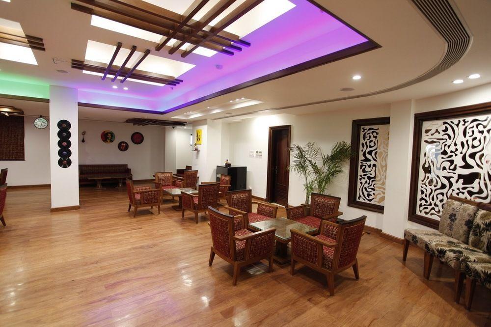 Hotel Saffron Leaf Dehradun Dış mekan fotoğraf